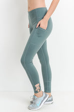 Load image into Gallery viewer, Classic leggings with a Twist - Teal, Black, or Dark Violet
