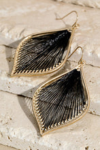 Load image into Gallery viewer, Fine Threaded Marquise Earrings
